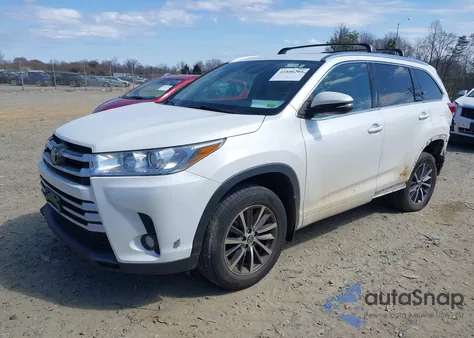 2017 Toyota Highlander Xle z USA, uszkodzony, nr VIN 5TDJZRFH4HS453655